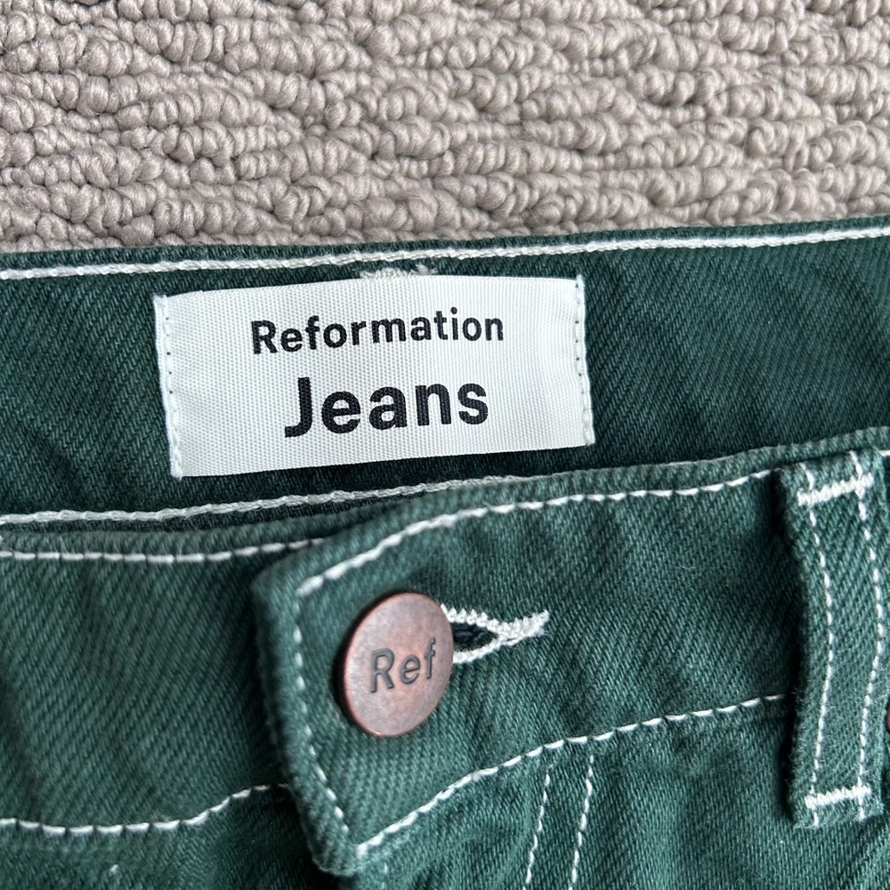 Reformation Cowboy High Rise Straight Jeans Organic Cotton
Emerald Green
Size 26 - Picture 5 of 12